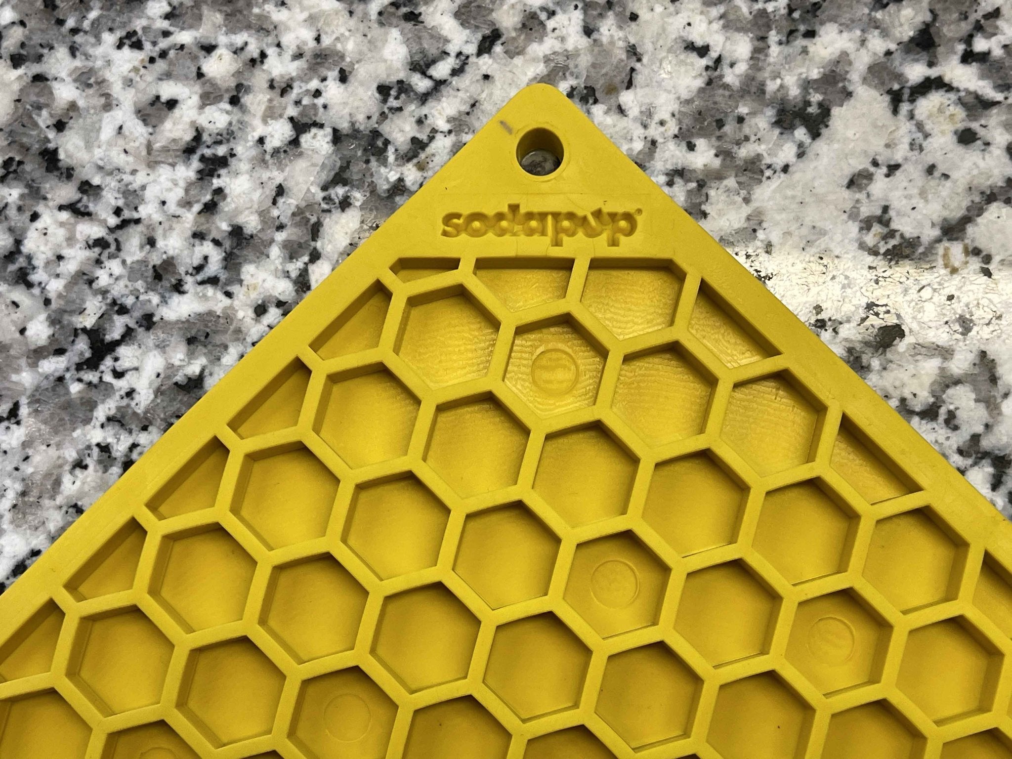 HONEYCOMB DESIGN EMAT slikkematte STOR